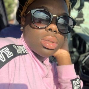 Meet your Posher, Jeliah